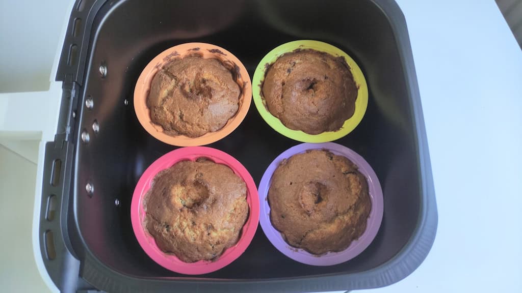 Silikonformen mit Kuchen