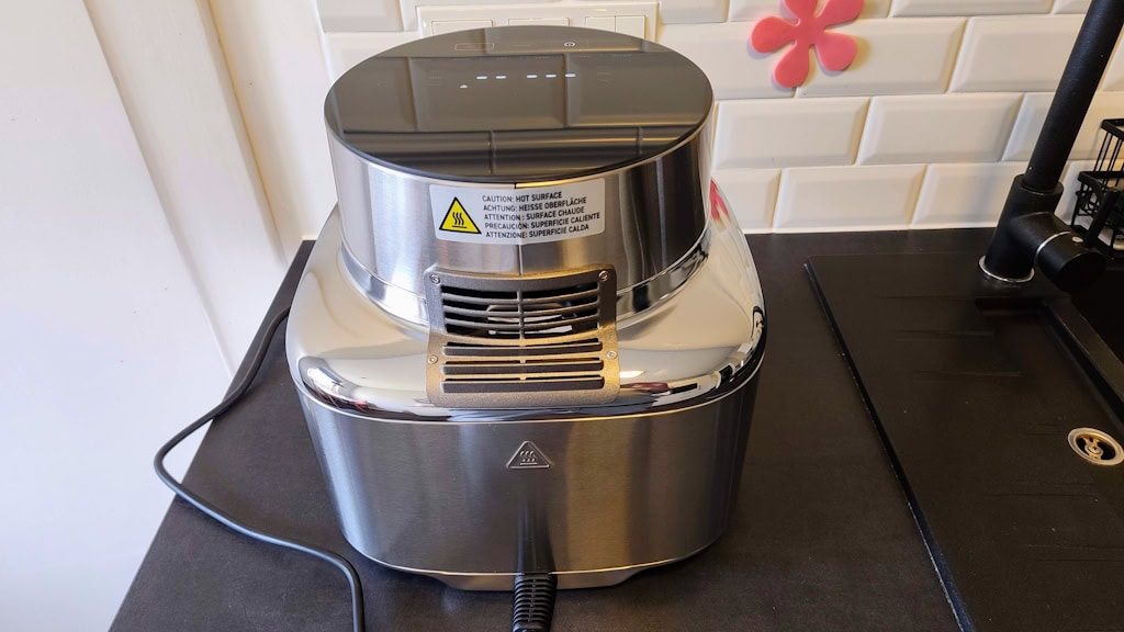 Rückseite mit Luftauslass